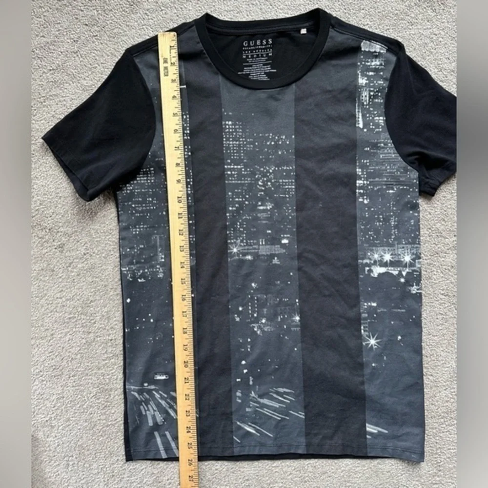 Guess Los Angeles California graphic t-shirt size Medium‎ - Picture 5 of 6